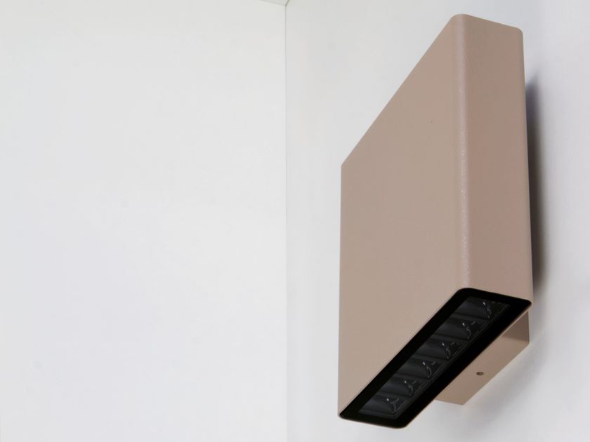 DIOMEDE
DIVAR WALL DOUBLE
LED aluminium wall lamp