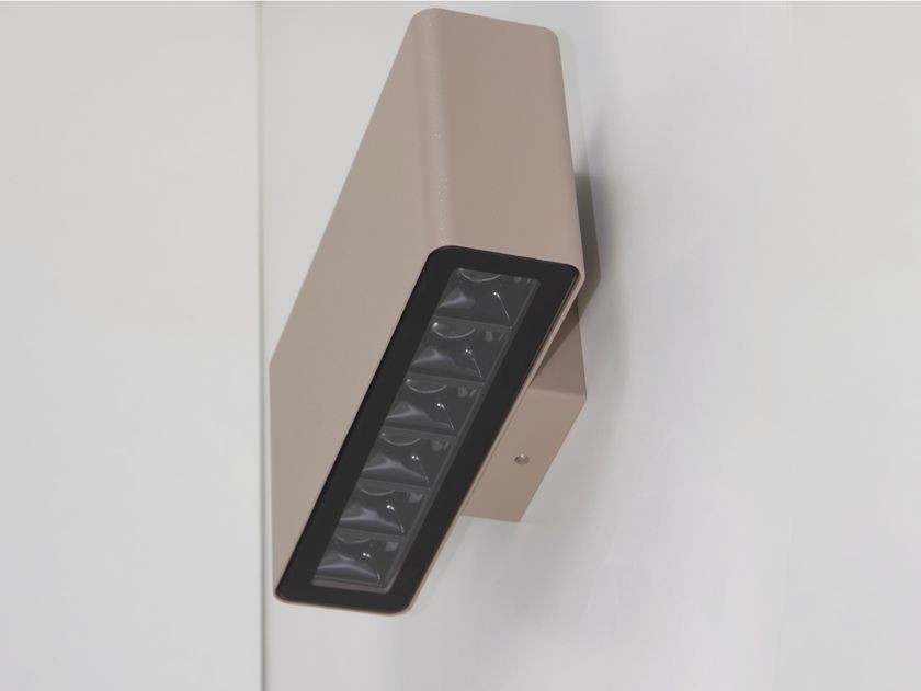 DIOMEDE
DIVAR WALL DOUBLE SOFT
LED aluminium wall lamp