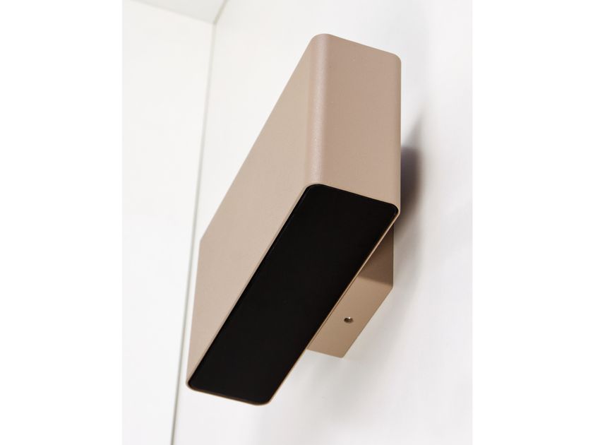 DIOMEDE
DIVAR WALL MONO
LED aluminium wall lamp