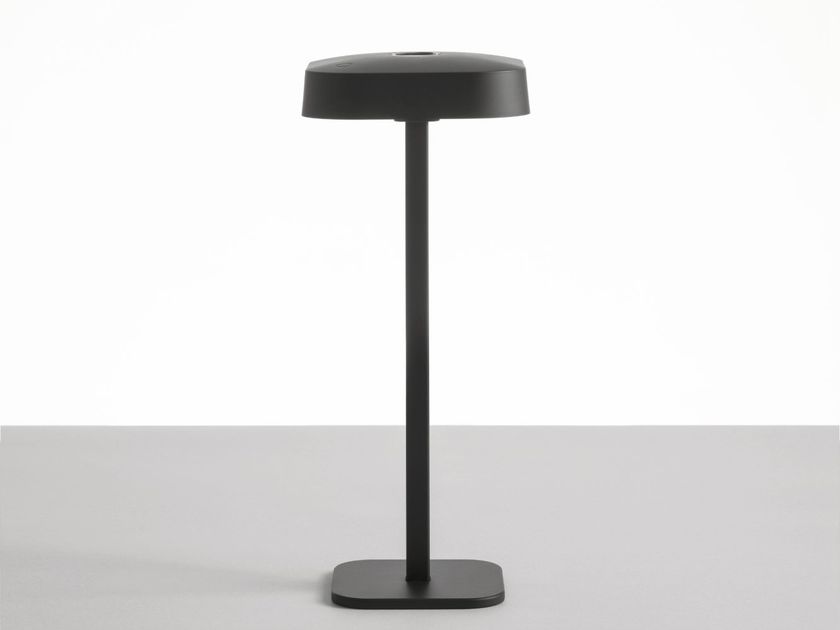 DIOMEDE
FLAI CENTRAL
LED cordless table lamp