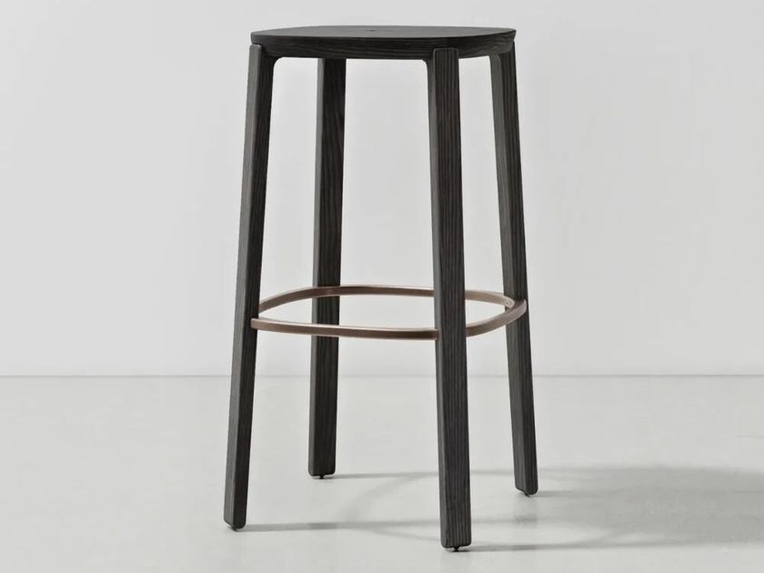 District Eight
COLLETTE
Backless wooden barstool