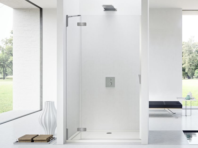 Duka
PURA 5000
Crystal and stainless steel shower cabin