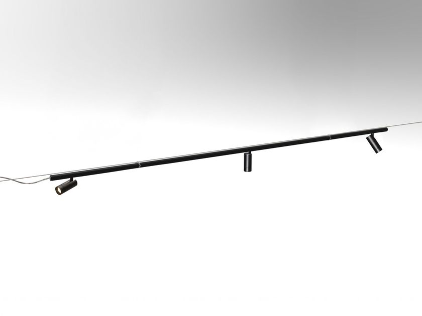 EGOLUCE
IRIS LINEARE CAVO
Adjustable cable suspension lamp in aluminium