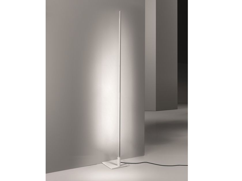 EGOLUCE
LANCIA
LED aluminium floor lamp