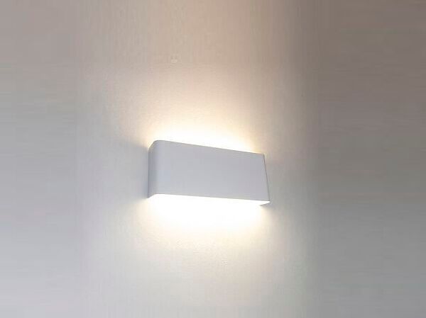 EGOLUCE
LUMA
LED wall lamp in aluminium and steel