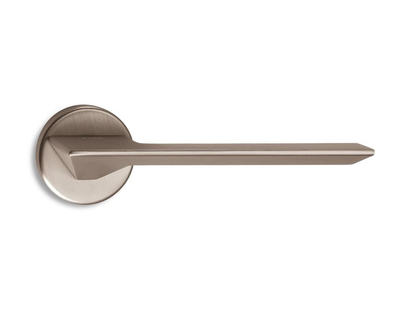 Ento
CEDRO
Brass door handle