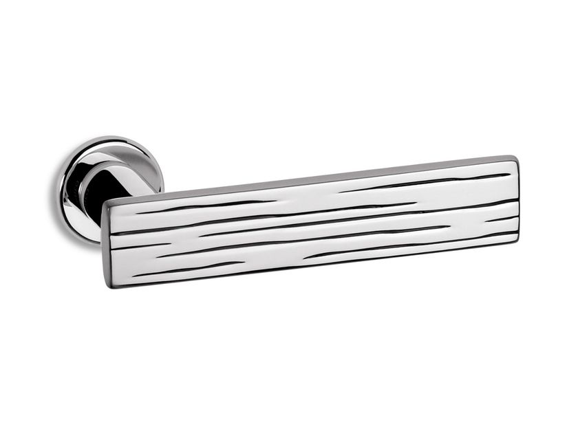 Ento
WOOD C3
Brass door handle