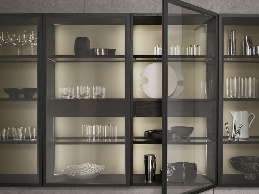 ERNESTOMEDA
VIEW
Wall cabinet with glass door
