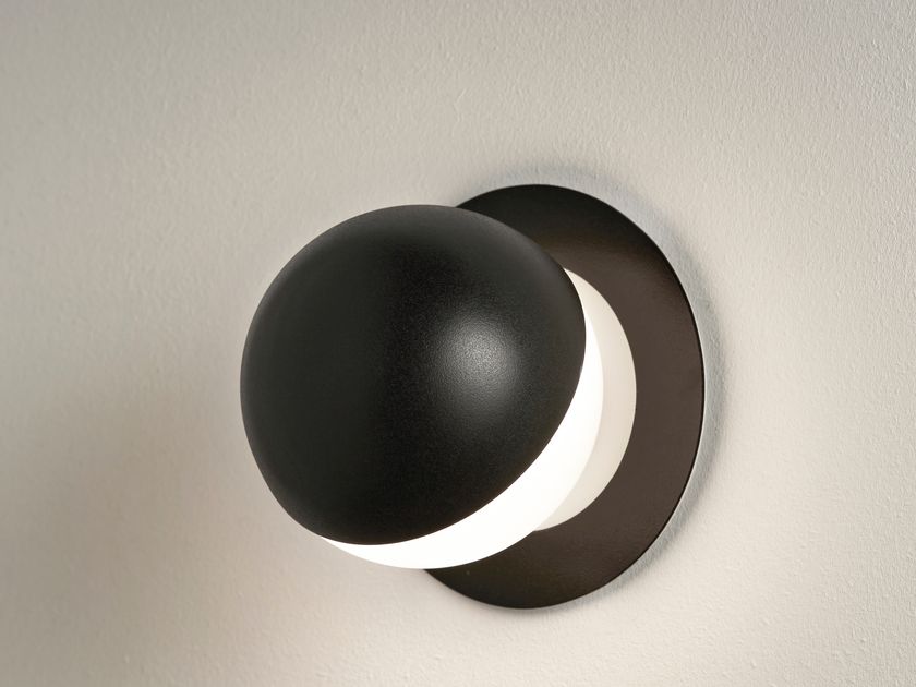 Estiluz
ALFI
LED dimmable metal wall light