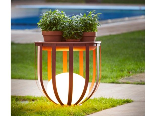 Estiluz
BOLS
Polyethylene planter / floor lamp