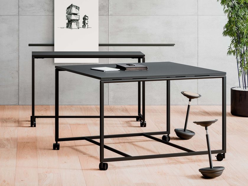 FANTONI
ATELIER
High meeting table with castors
