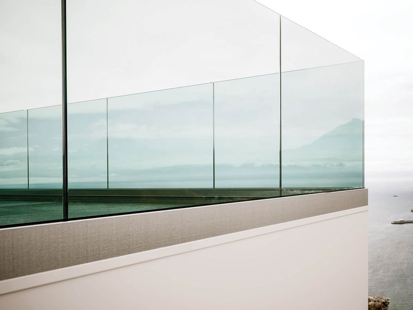 FARAONE
NINFA 116
Glass balustrade for external flush mounting