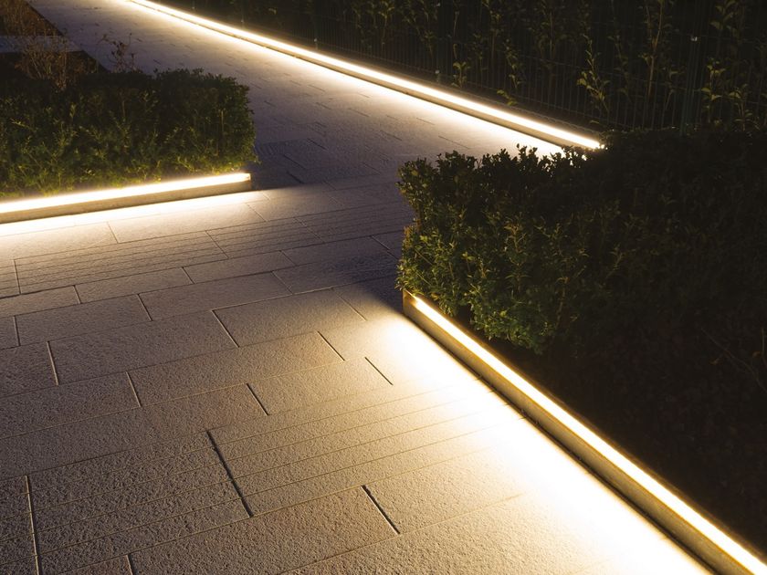 FAVARO1
VENETO LIGHT
LED wall-mounted outdoor steplight