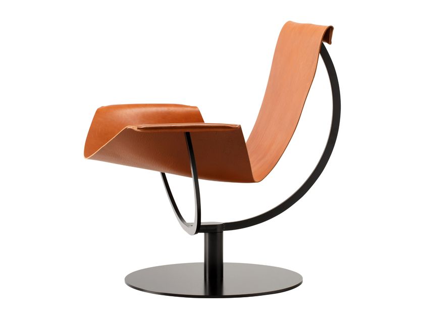 favius
ARCH CHAIR
Swivel tanned leather armchair with armrests