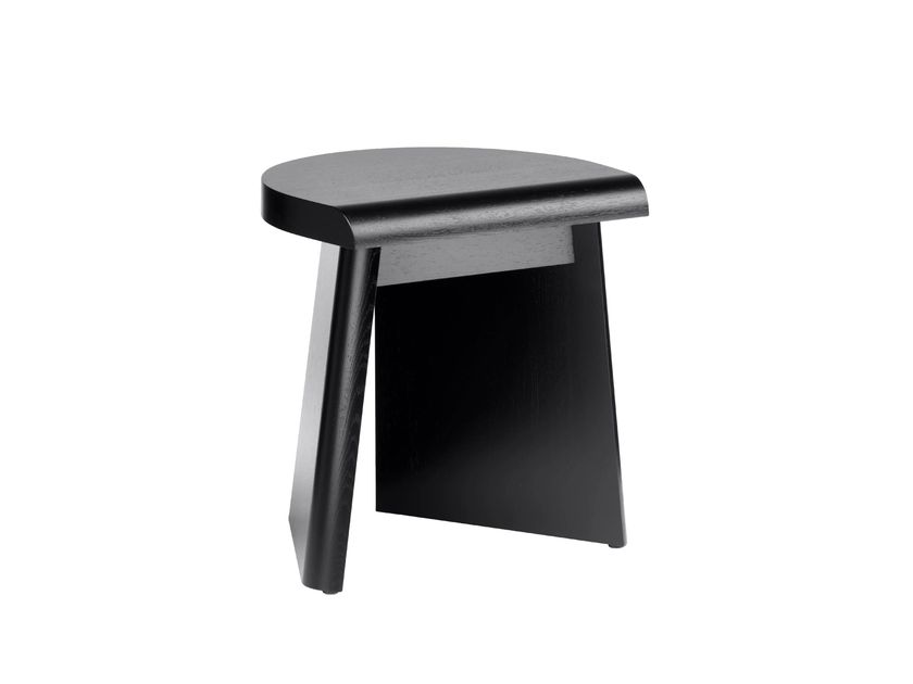 favius
PORTAO
Low wooden stool
