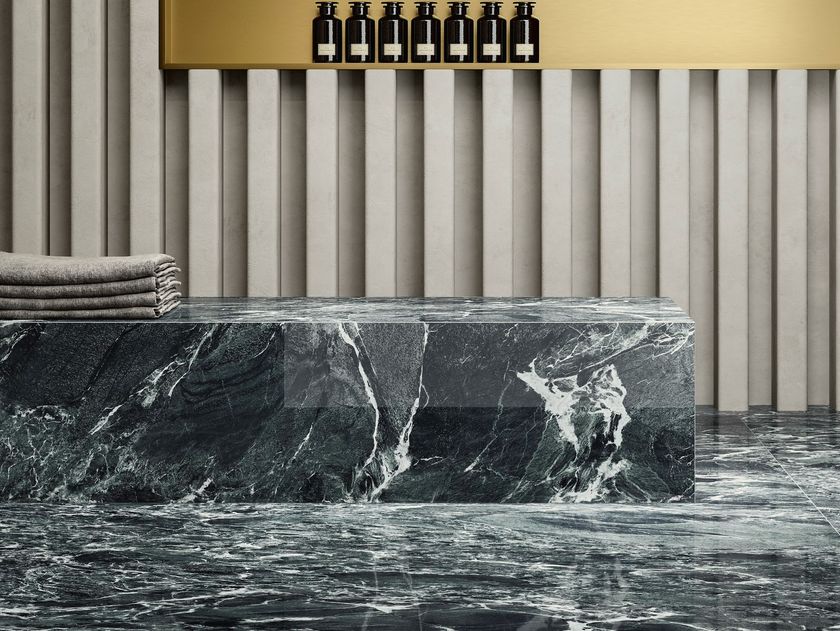 Fiandre
ALPI CHIARO VENATO
Porcelain stoneware wall/floor tiles with marble effect