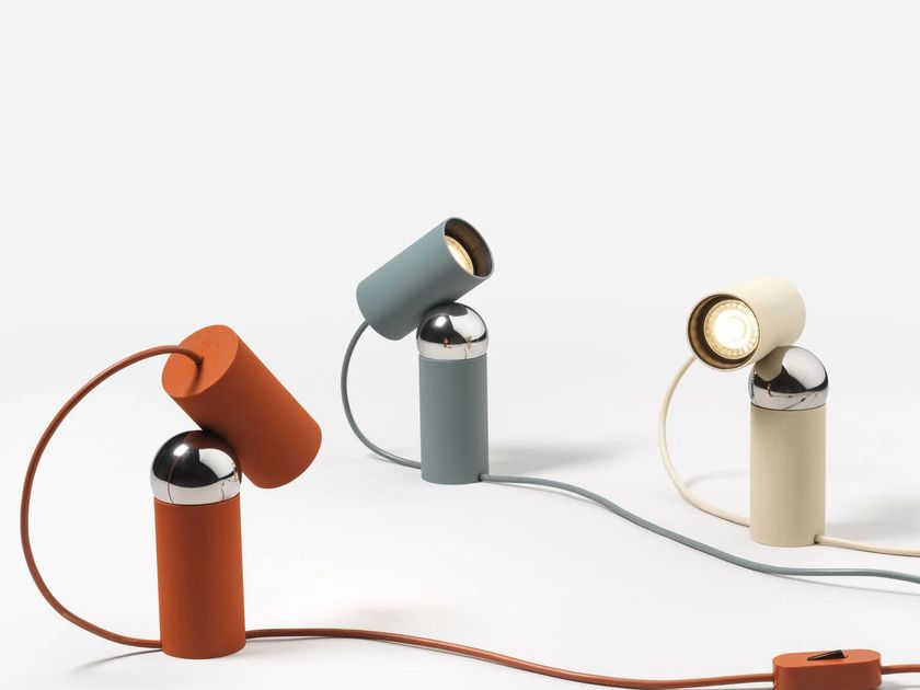 Flos
BILBOQUET
Adjustable table lamp