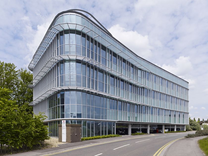 Forster
FORSTER THERMFIX VARIO
Thermal break curved steel glass facade