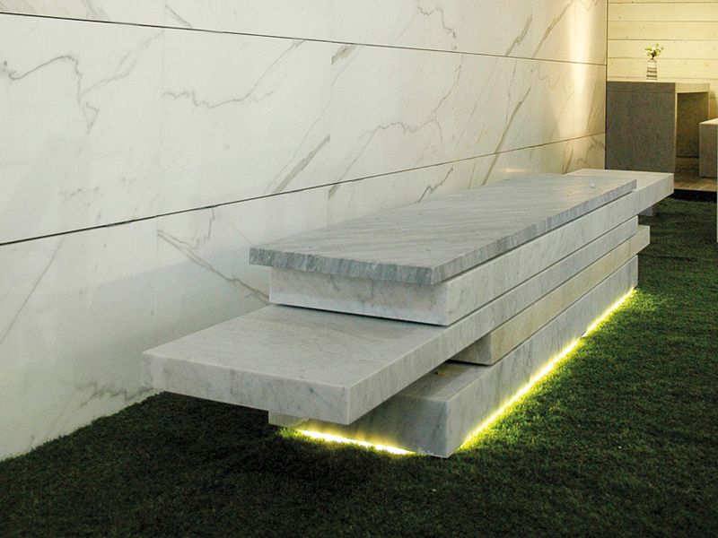 FranchiUmbertoMarmi
SLIDE 01
Backless marble bench seating