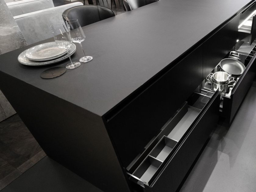 Fundermax
ALUCOMPACT INTERIOR
Aluminium furniture foil