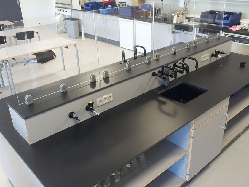 Fundermax
MAX COMPACT RESISTANCE²
HPL panel for hygienic sector