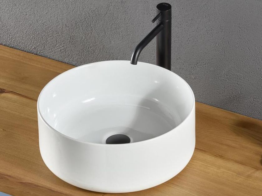Gaia Mobili
BOWL
Round countertop ceramic washbasin