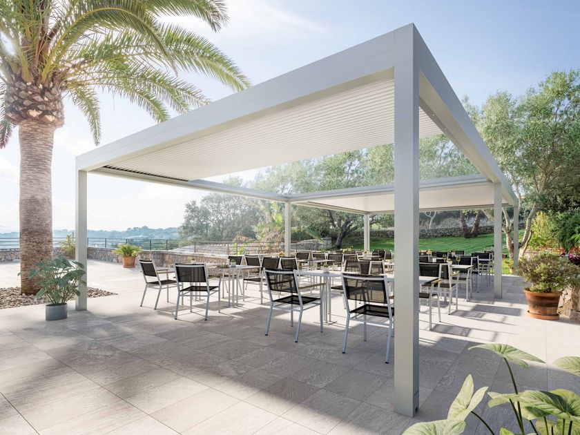 GIBUS
SWAY
Bioclimatic pergola with retractable blade cover