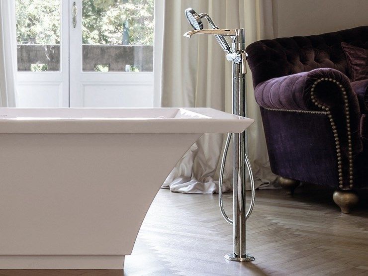 GRAFF
FINEZZA
Floor standing bathtub mixer with hand shower