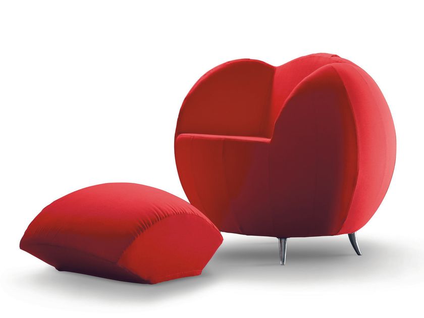 Gruppo Fox
LAPALLA
Fabric easy chair with removable cover with armrests