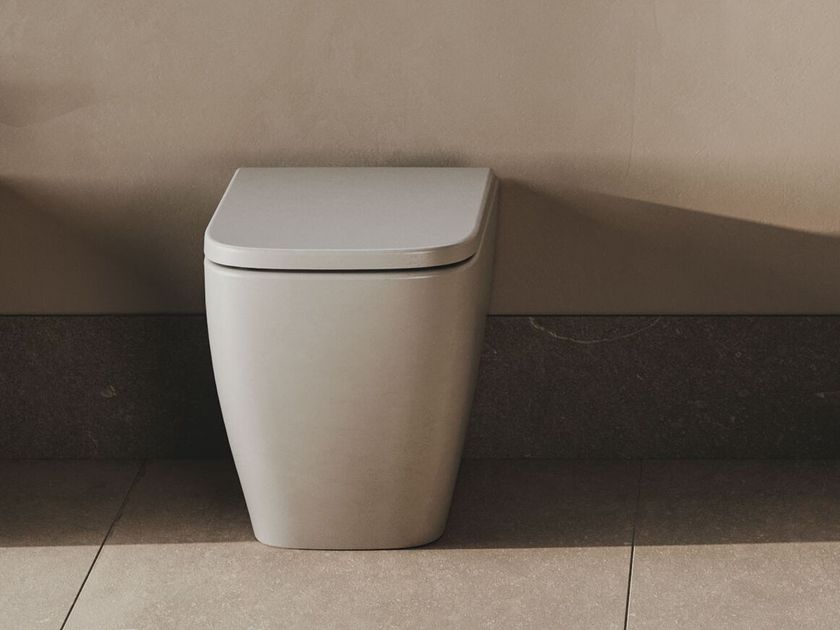 HATRIA
BIANCA
Back to wall Floor mounted toilet