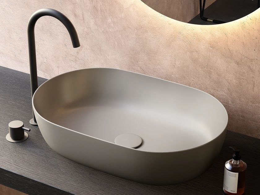 HATRIA
HAPPY HOUR SLIM 12:00
Oval countertop washbasin