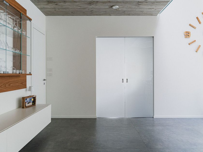 HenryGlass
VITRA
All-glass disappearing sliding door
