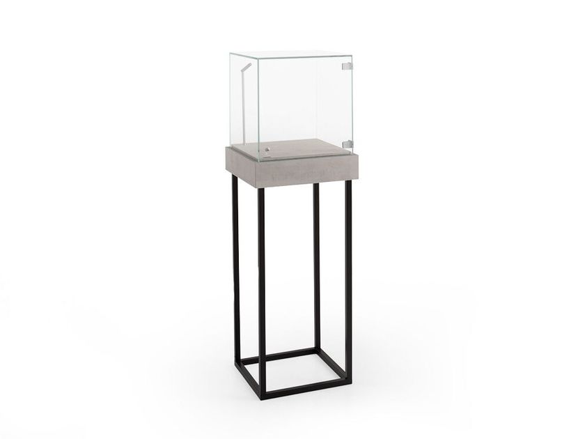 Hi Retail
RAISED SHOWCASE SEI
Showcase with metal frame