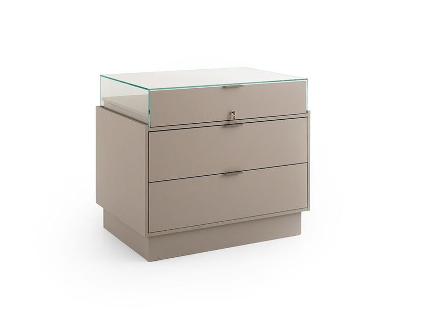 Hi Retail
ZERO DISPLAY CASE
Glass display case with pull-out tray