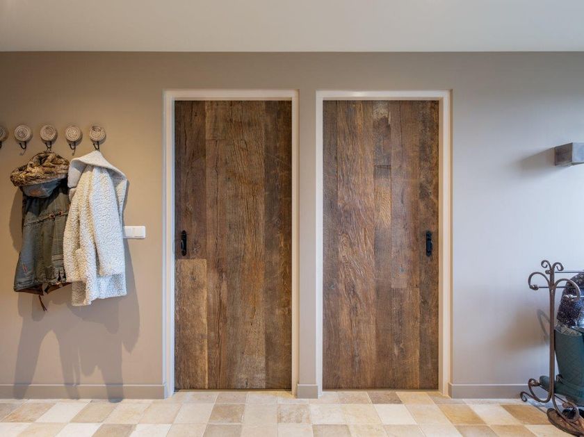 Historisch Hout
BARNWOOD INTERIOR DOORS
Hinged reclaimed wood door
