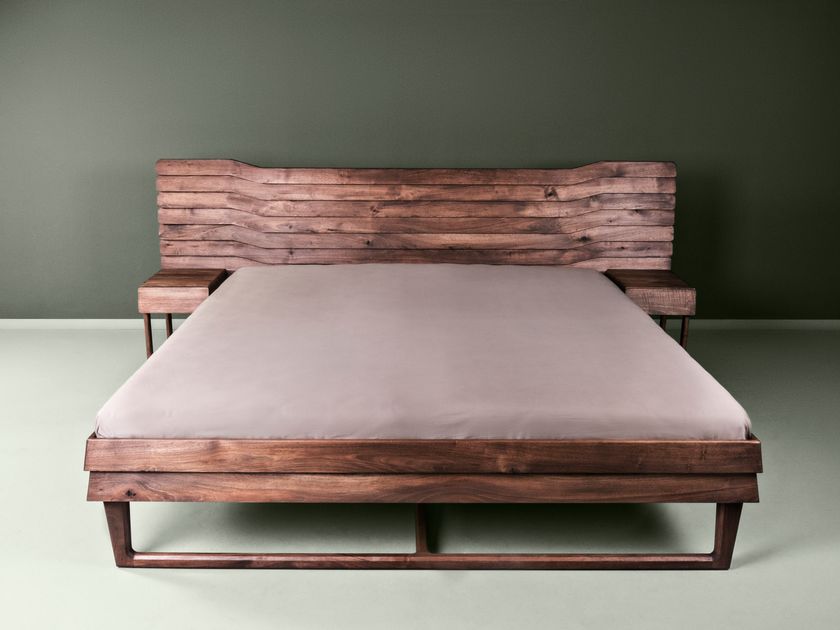 HOOKL und STOOL
TALAS
Solid wood double bed with integrated nightstands