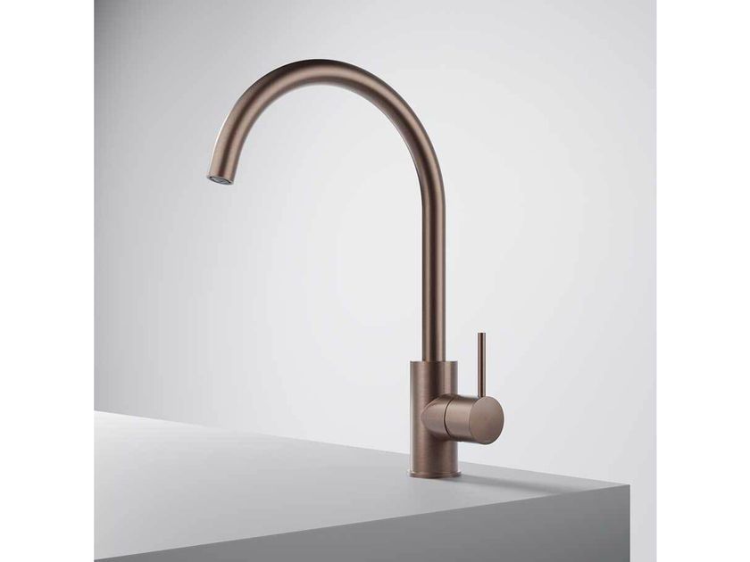 Hotbath
COBBER X CB040
Single handle countertop brass kitchen mixer tap with swivel spout