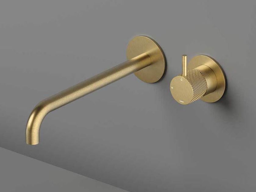 Hotbath COBBER X CX105-25 - Настенный однорычажный смеситель для раковины из латуни