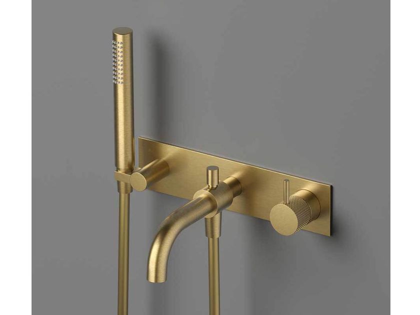Hotbath
COBBER X CX127
Single handle wall-mounted brass bathtub mixer with hand shower
