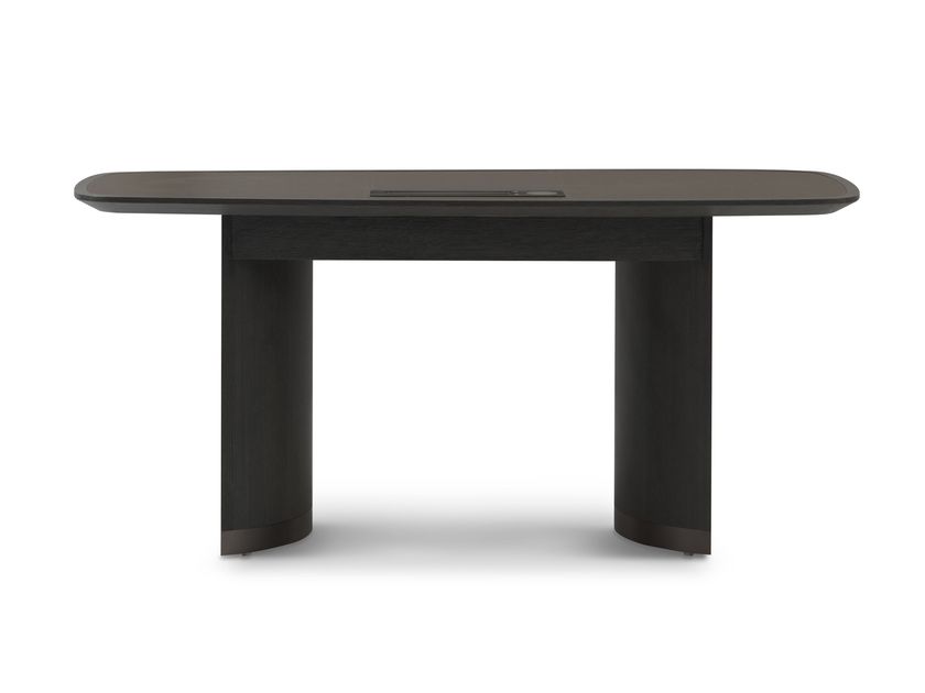 HOTHING
ARC
Rectangular solid wood desk with drawers