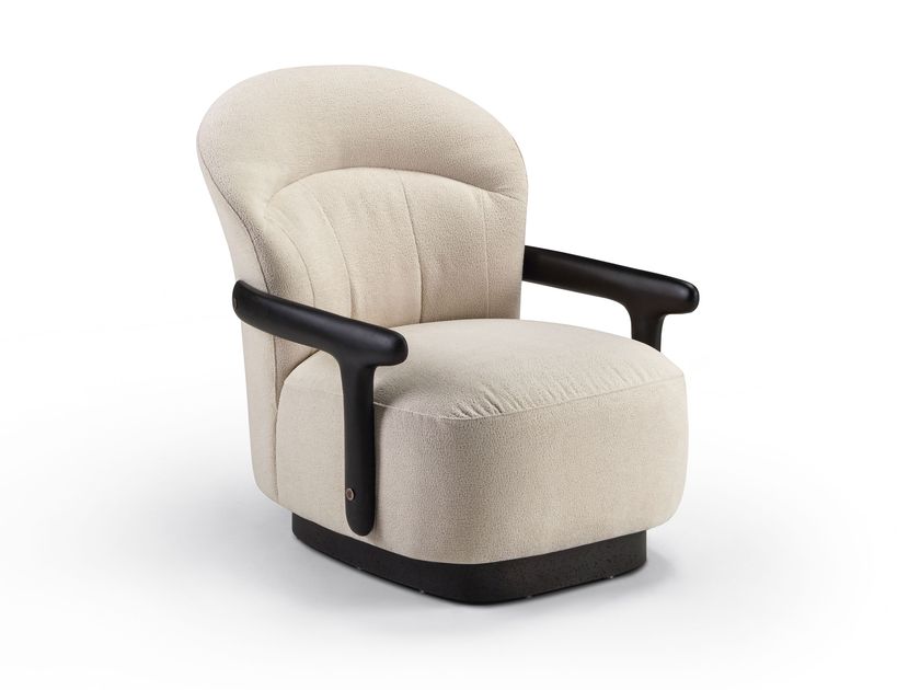 HOTHING
FUSION
Leather armchair with armrests