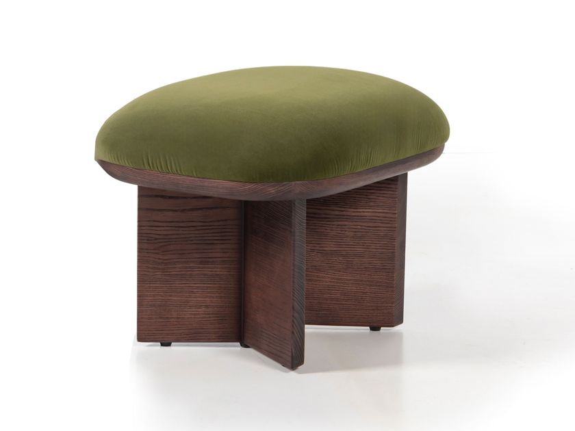 HOTHING
LANDSCAPE
Rectangular upholstered velvet footstool