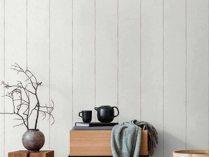 ICH
CHAI STRIPE
Striped wallpaper