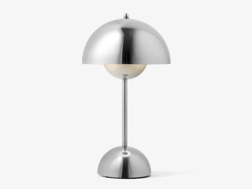 In Stock
&TRADITION - FLOWERPOT VP9 CHROMED
Cordless LED polycarbonate table lamp