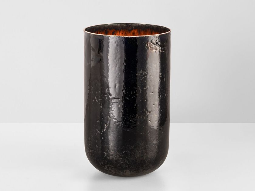 Incalmi
MERCURIO ENAMEL
Round copper vase