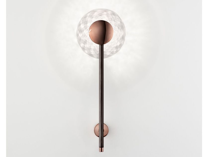 Incalmi
RULLO LEATHER
LED leather and glass wall lamp