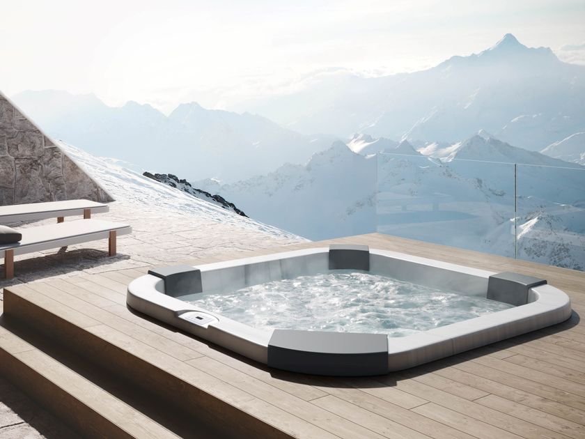 Jacuzzi®
SANTORINI
Built-in hydromassage 5-seats minipool