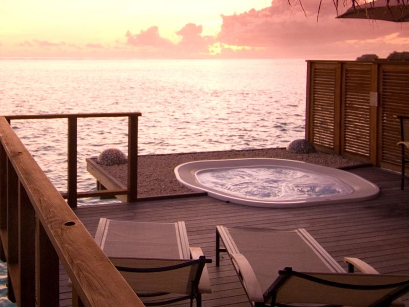 Jacuzzi®
SIENNA PRO
Built-in hydromassage minipool with chromotherapy