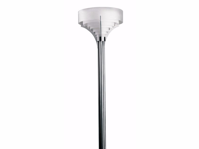 Jean Perzel
38
Floor lamp with dimmer