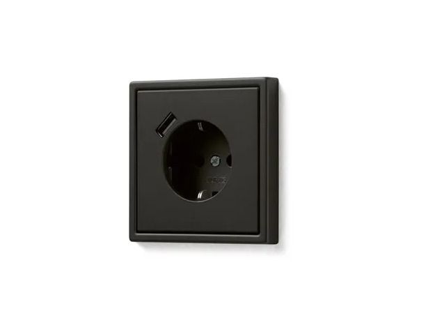 JUNG
LS 990 USB A
Double schuko aluminium electrical socket with USB